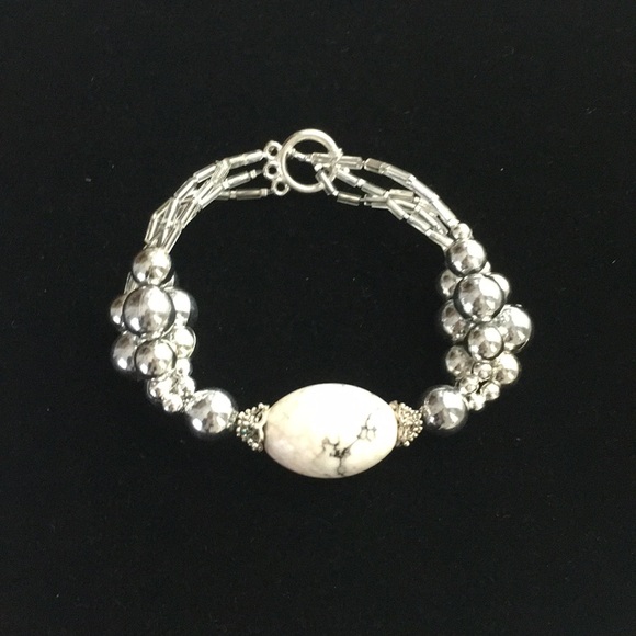 White stone bracelet silver beads 8” - Picture 12 of 16